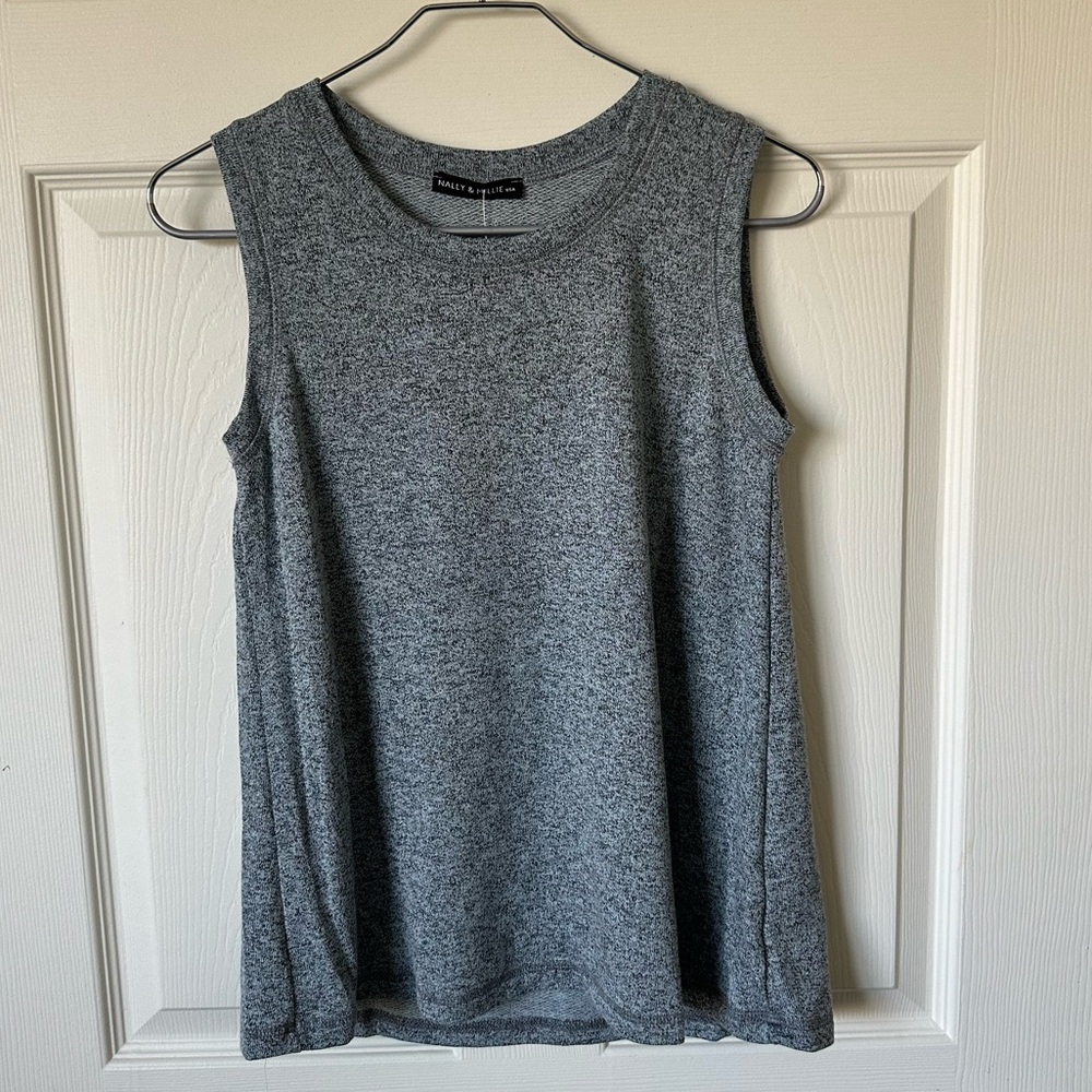 NALLY & MILLIE Sleeveless Light blue with black Knit Tank Top.